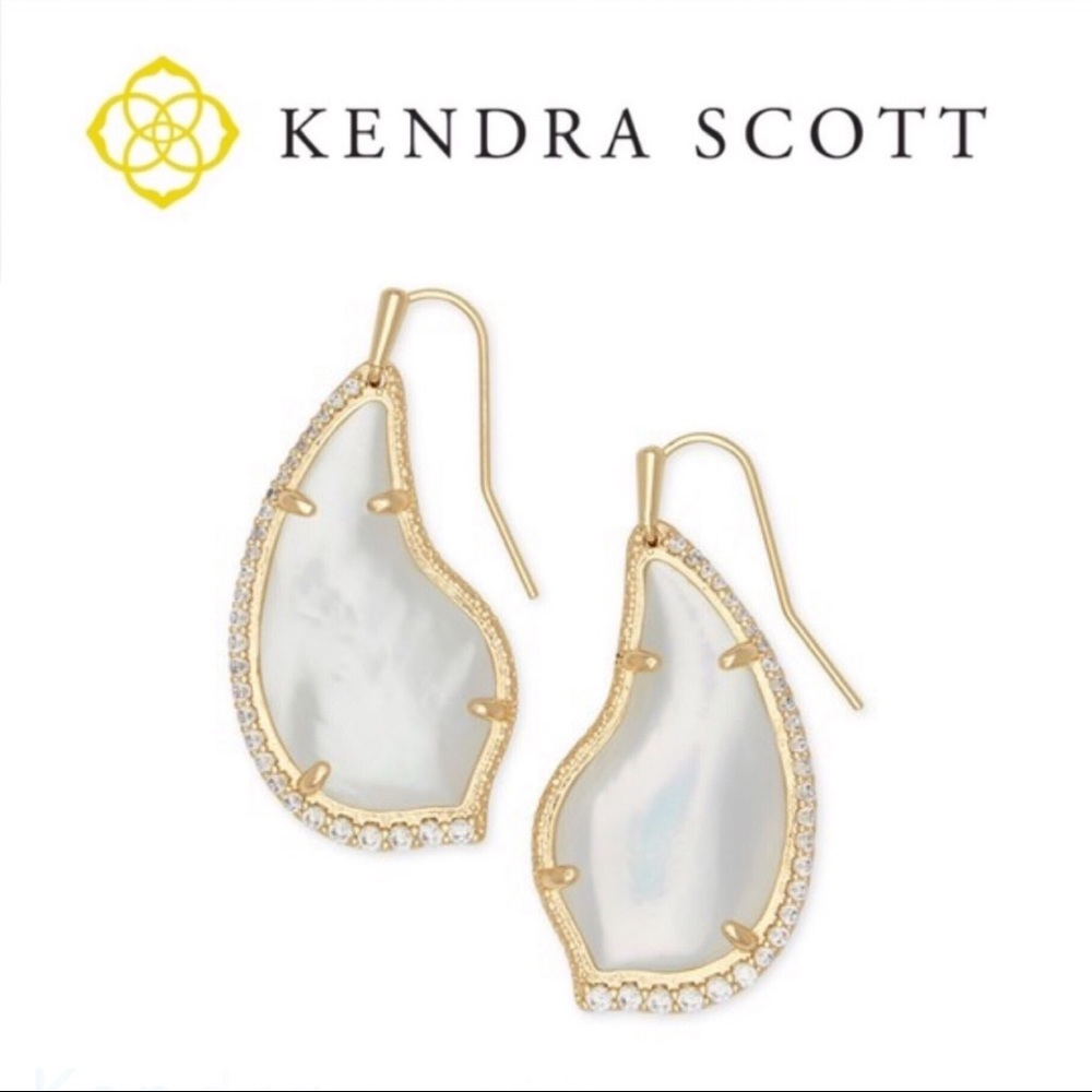 🆕 TULIP Mother of Pearl CZ Drop Earring GOLD/OPAL